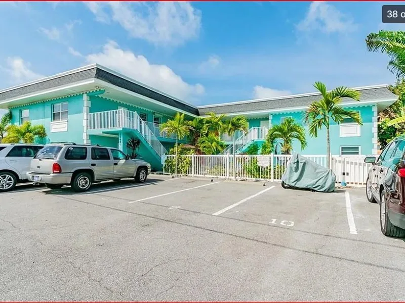 11440 1st Street E, Unit 6, Treasure Island, FL, 33706