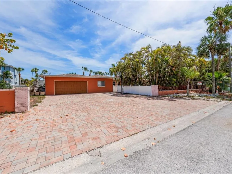 630-650 79th Avenue, St Pete Beach, FL, 33706