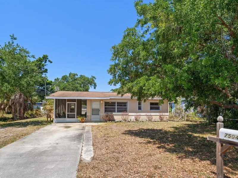 7504 91st Street, Seminole, FL, 33777