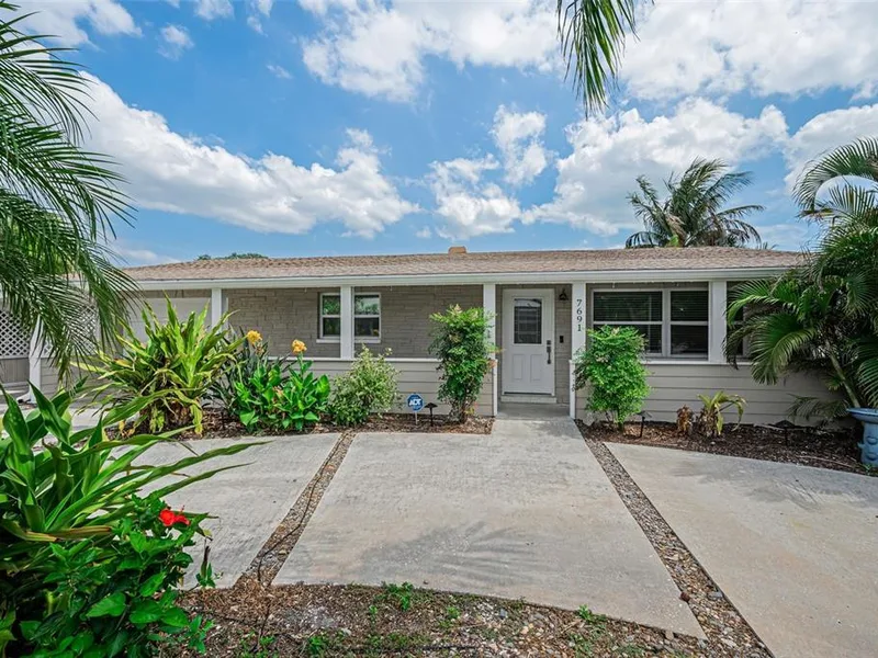 7691 Coquina Way, St Pete Beach, FL, 33706