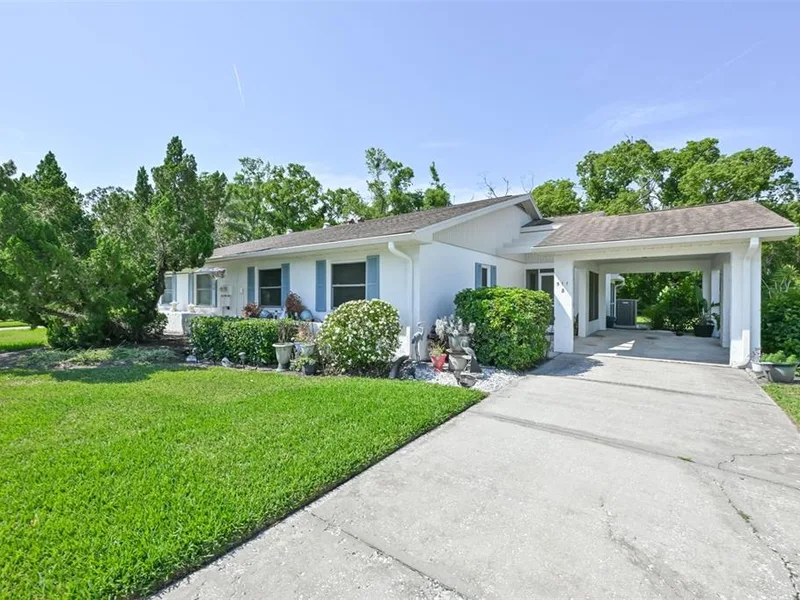 511 Finsbury Circle, Unit B, Sun City Center, FL, 33573