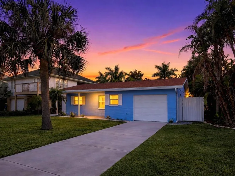 17734 1st Street E, Redington Shores, FL, 33708