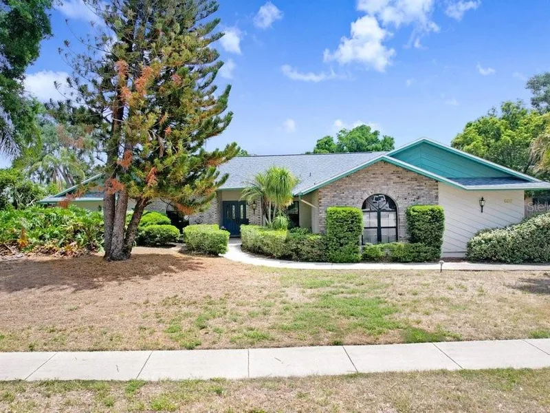 507 Sportsman Park Drive, Seffner, FL, 33584