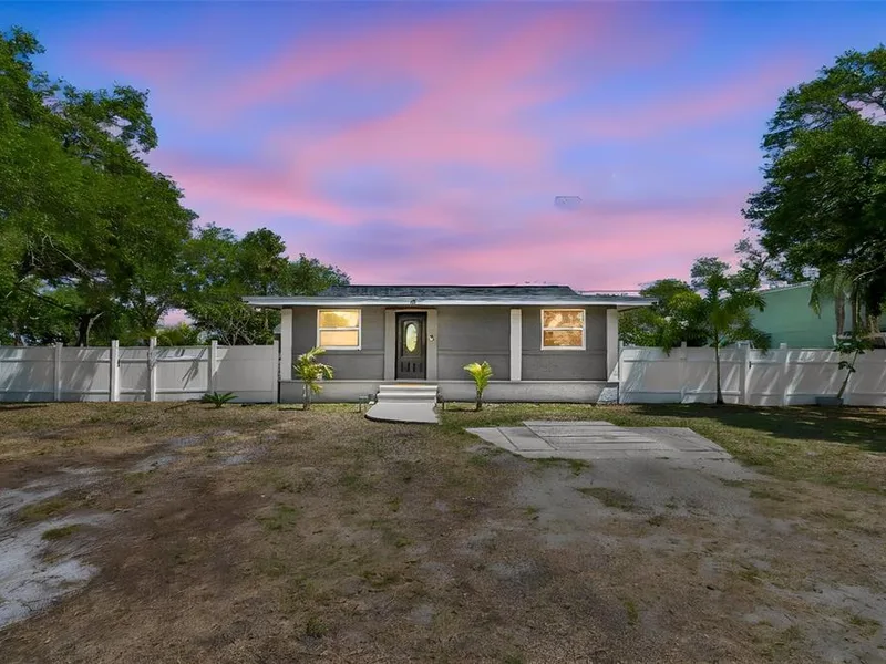 10917 72nd Avenue, Seminole, FL, 33772