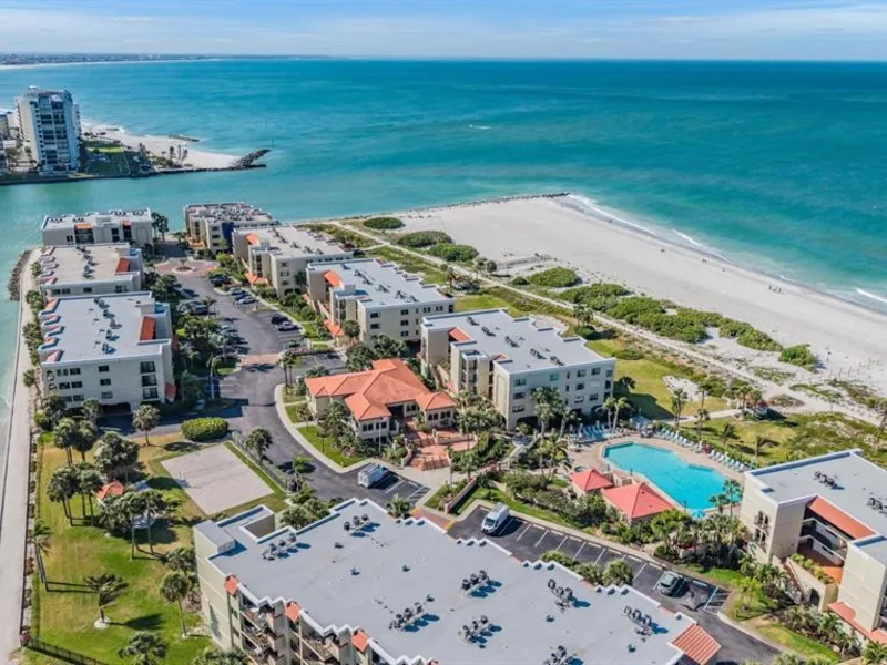 7435 Bayshore Drive, Unit 303, Treasure Island, FL, 33706