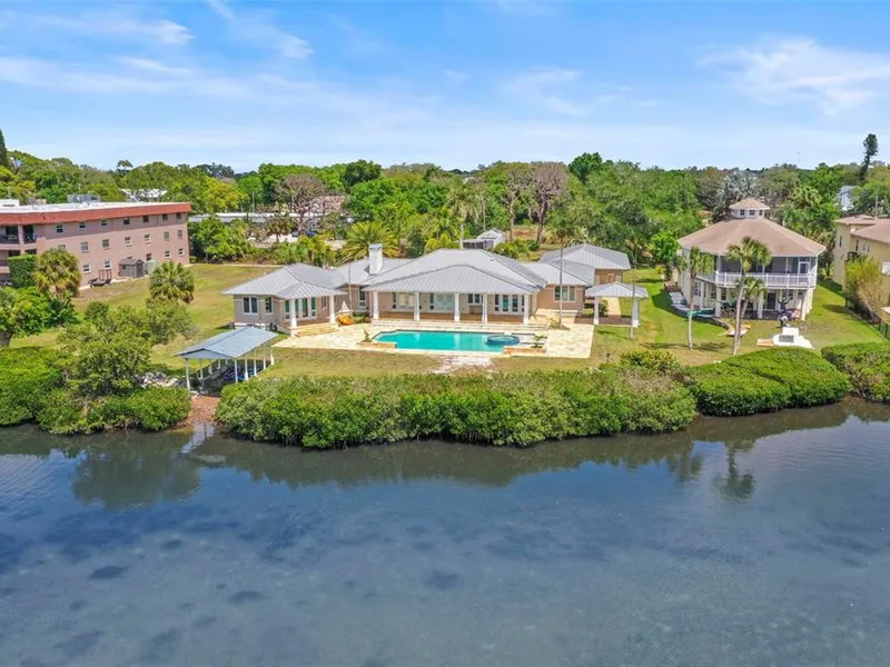 1721 Gulf Road, Tarpon Springs, FL, 34689