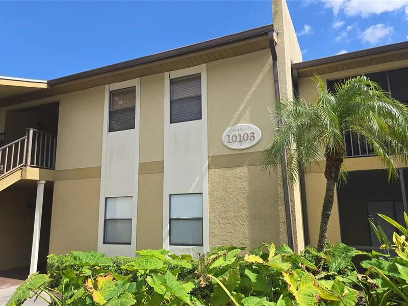 10103 Sailwinds Boulevard N, Unit 102, Largo, FL, 33773