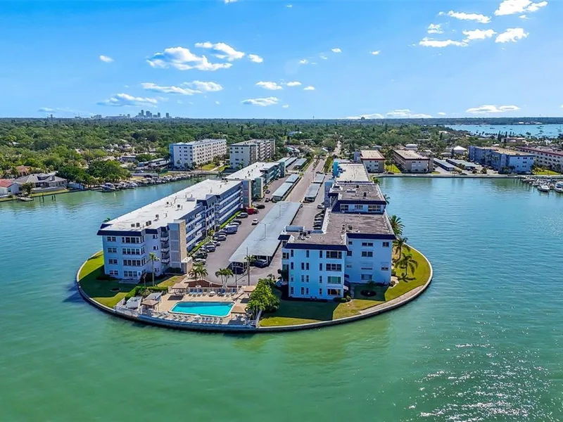 5960 30th Avenue S, Unit 114, Gulfport, FL, 33707