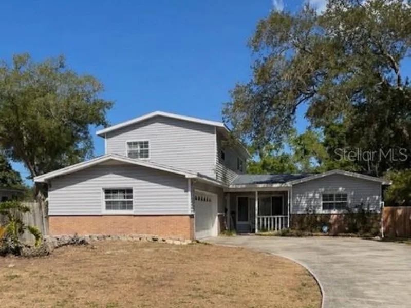 1700 Country Club Road N, St Petersburg, FL, 33710