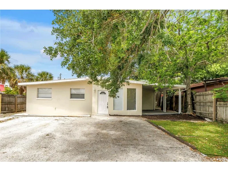 110 NE Monroe Circle N, Unit 1, St Petersburg, FL, 33702