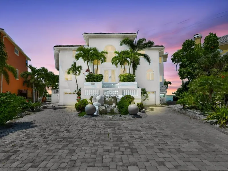 1021 Symphony Isles Boulevard, Apollo Beach, FL, 33572