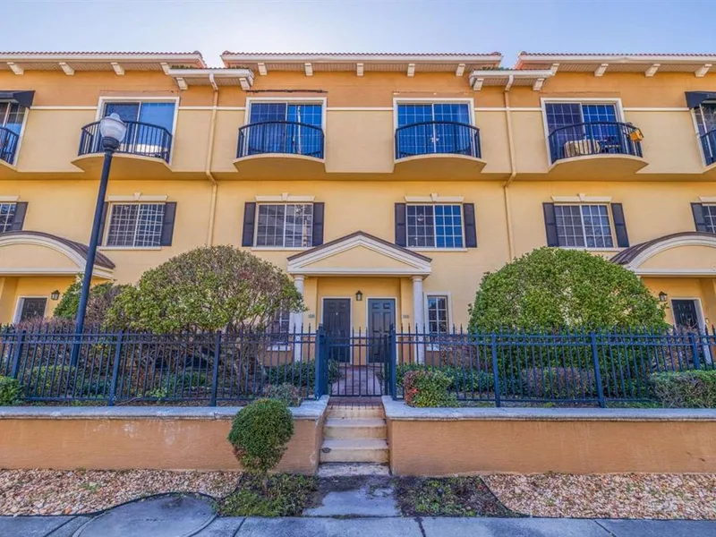 5252 W Kennedy Boulevard, Tampa, FL, 33609